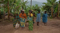 Batwa-People in Bwindi
